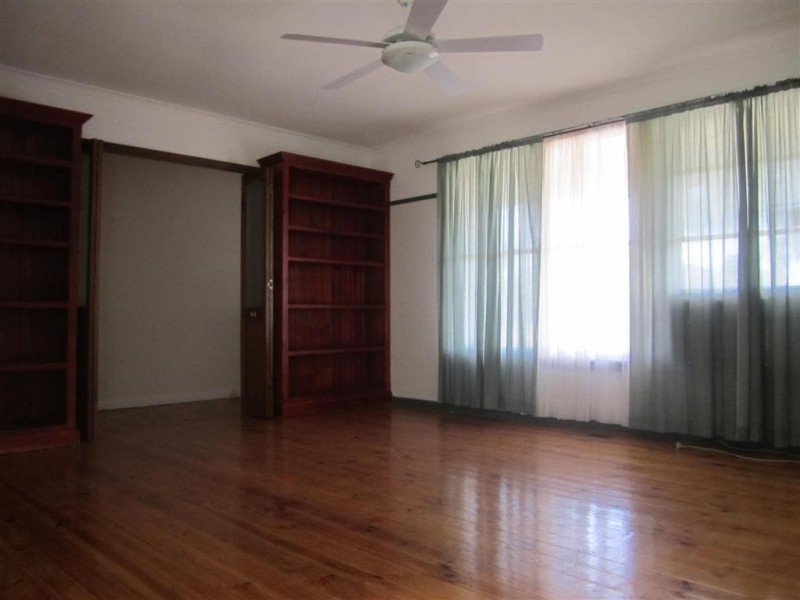 2 DRYSDALE STREET, Sunbury VIC 3429