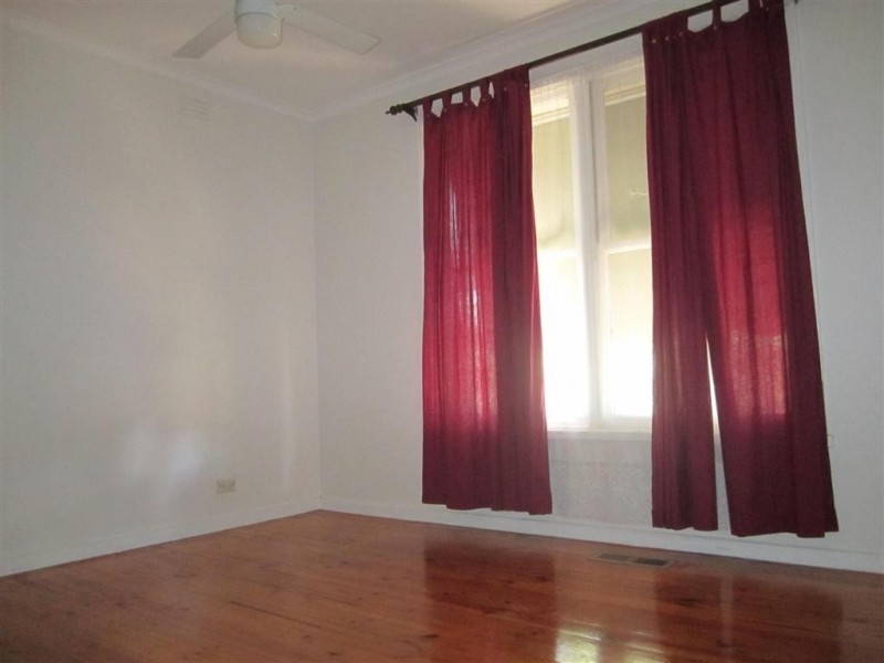 2 DRYSDALE STREET, Sunbury VIC 3429