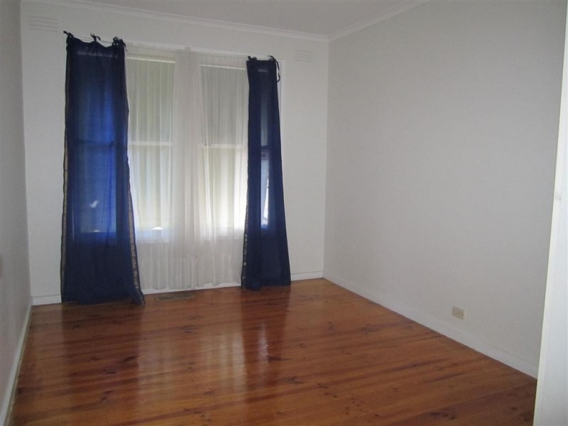 2 DRYSDALE STREET, Sunbury VIC 3429