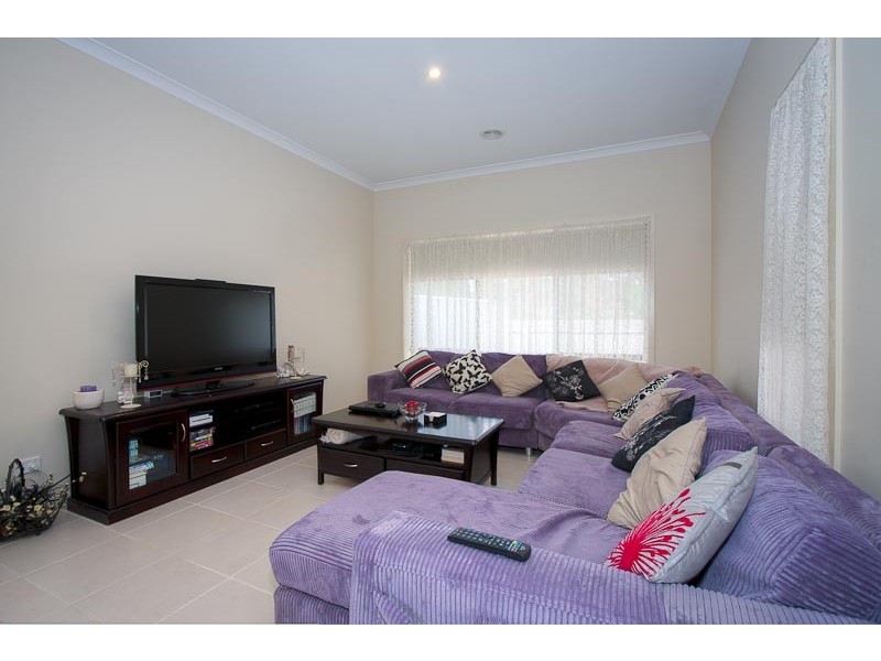 36 Baggygreen Street, Sunbury VIC 3429