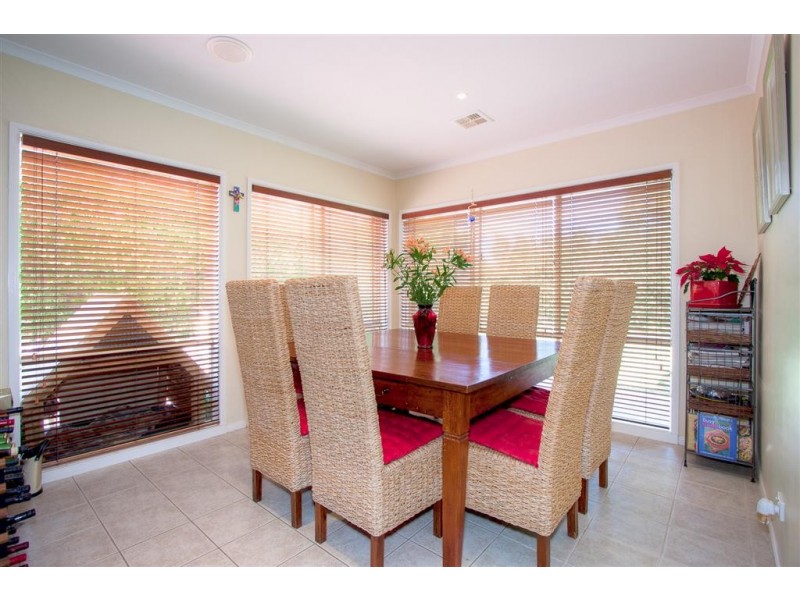 36 THE AVENUE, Sunbury VIC 3429