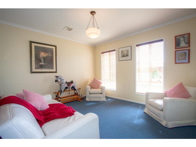 36 THE AVENUE, Sunbury VIC 3429