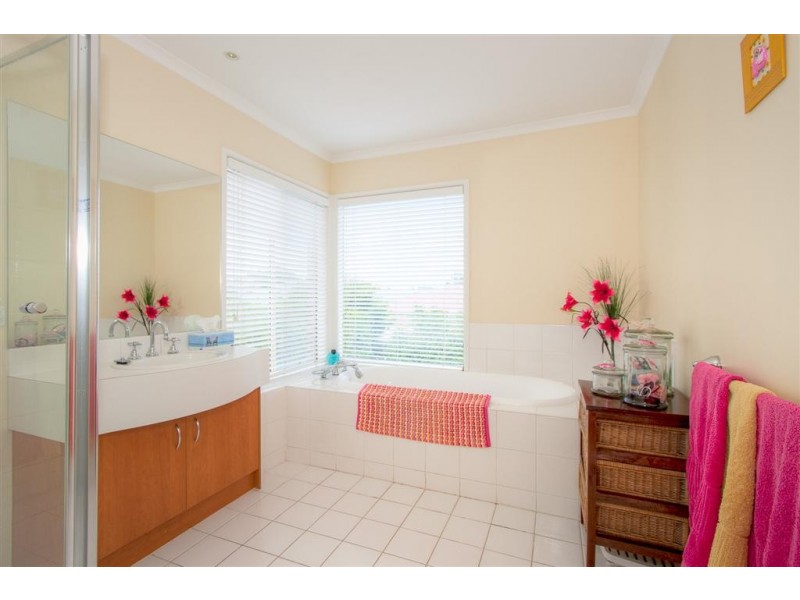 36 THE AVENUE, Sunbury VIC 3429