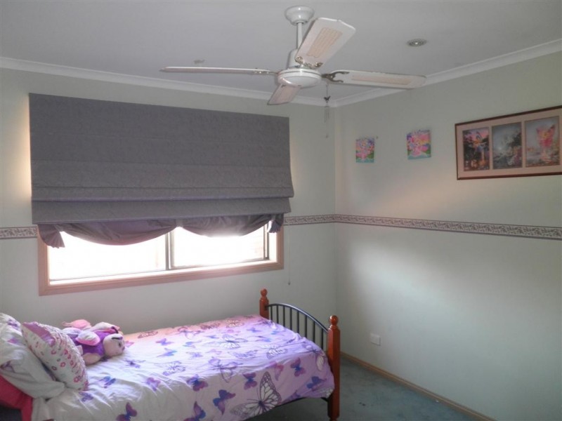 24 HEATHERBRAE CRESCENT, Sunbury VIC 3429