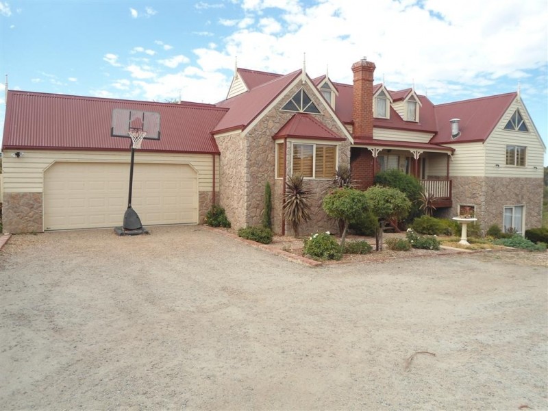 6 MARSHALL CLOSE, Sunbury VIC 3429