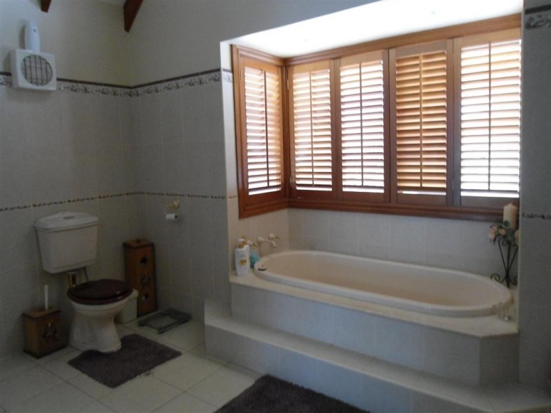 6 MARSHALL CLOSE, Sunbury VIC 3429