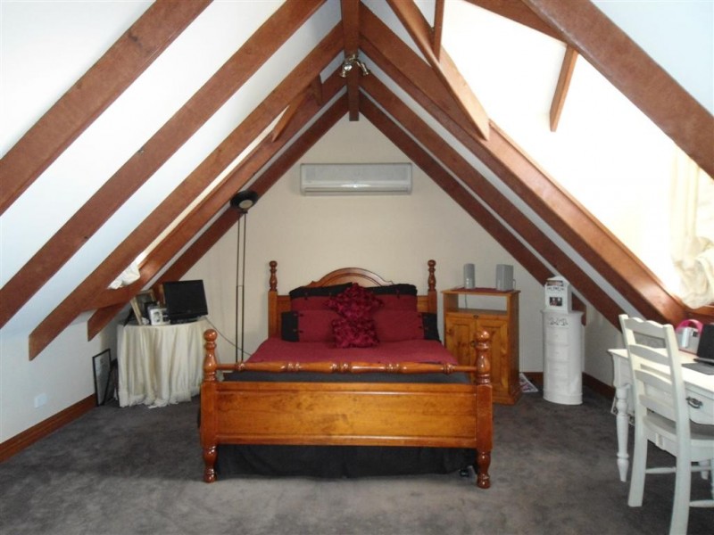 6 MARSHALL CLOSE, Sunbury VIC 3429