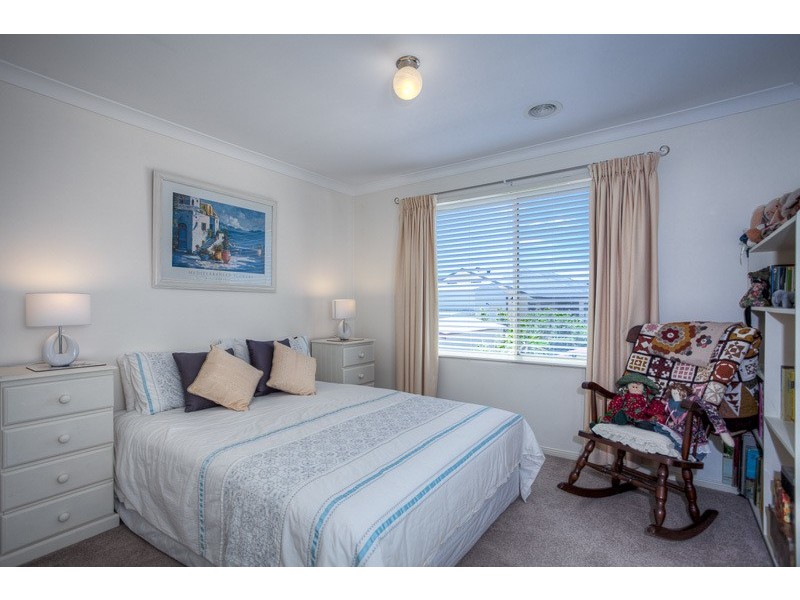 17 Semillon Crt, Sunbury VIC 3429