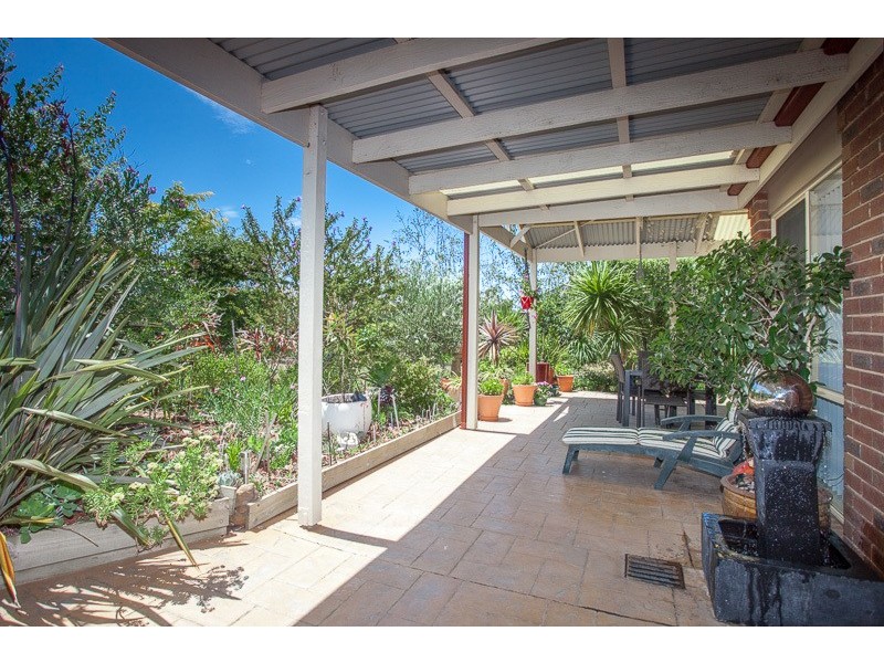 17 Semillon Crt, Sunbury VIC 3429