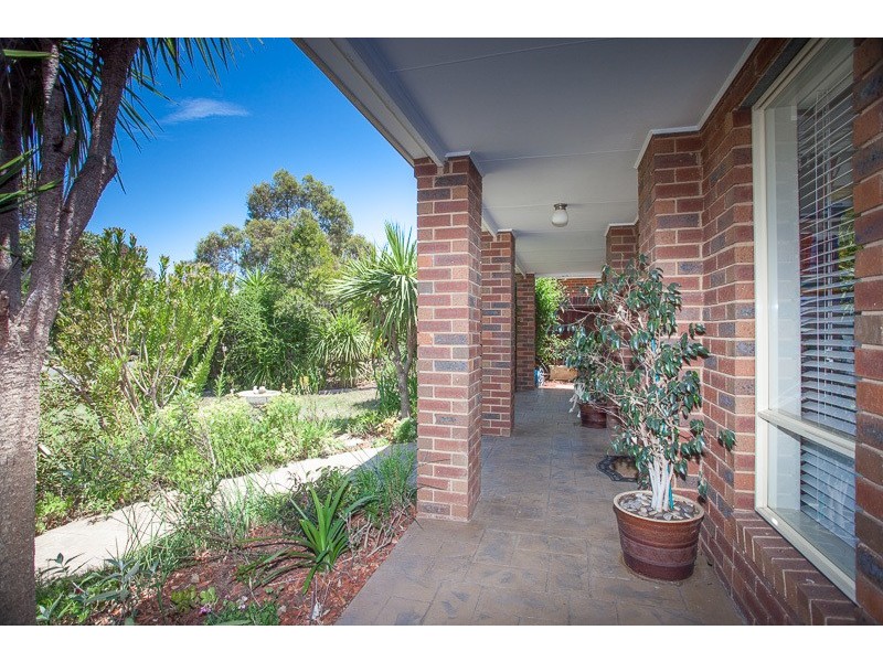 17 Semillon Crt, Sunbury VIC 3429