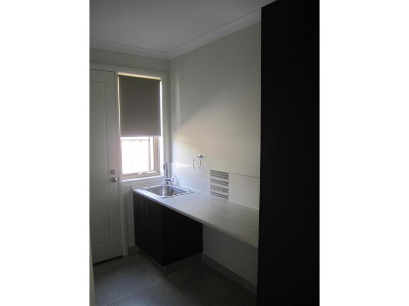 12 EARLINGTON CRESCENT, Sunbury VIC 3429