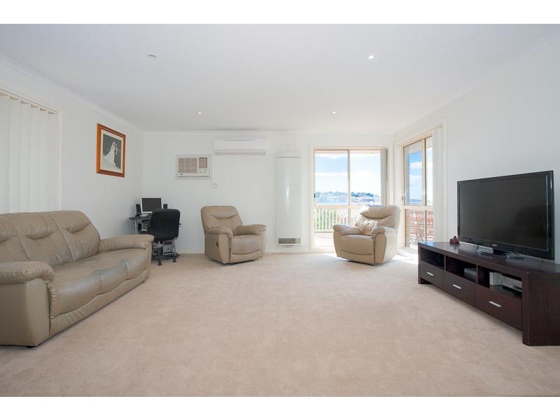 28 Backhaus Avenue, Sunbury VIC 3429