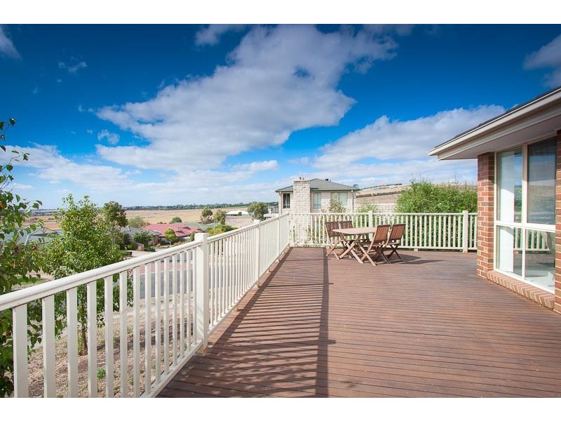 28 Backhaus Avenue, Sunbury VIC 3429