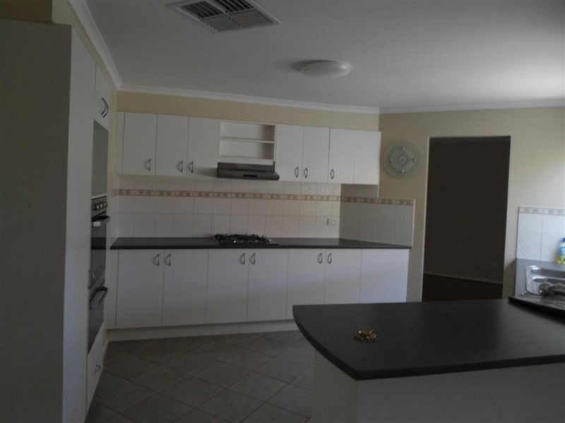3 HIGGS CIRCUIT, Sunbury VIC 3429
