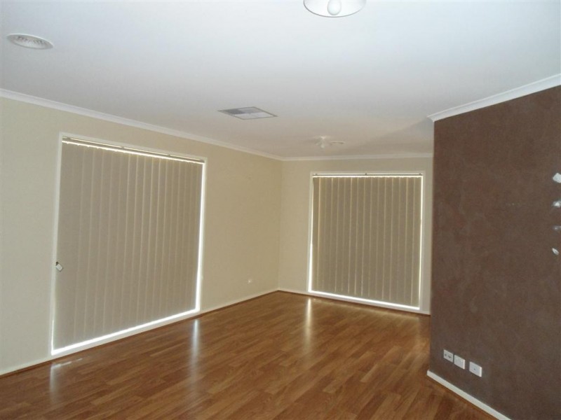 3 HIGGS CIRCUIT, Sunbury VIC 3429