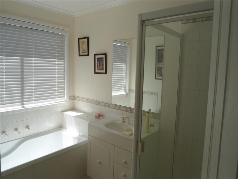 3 HIGGS CIRCUIT, Sunbury VIC 3429