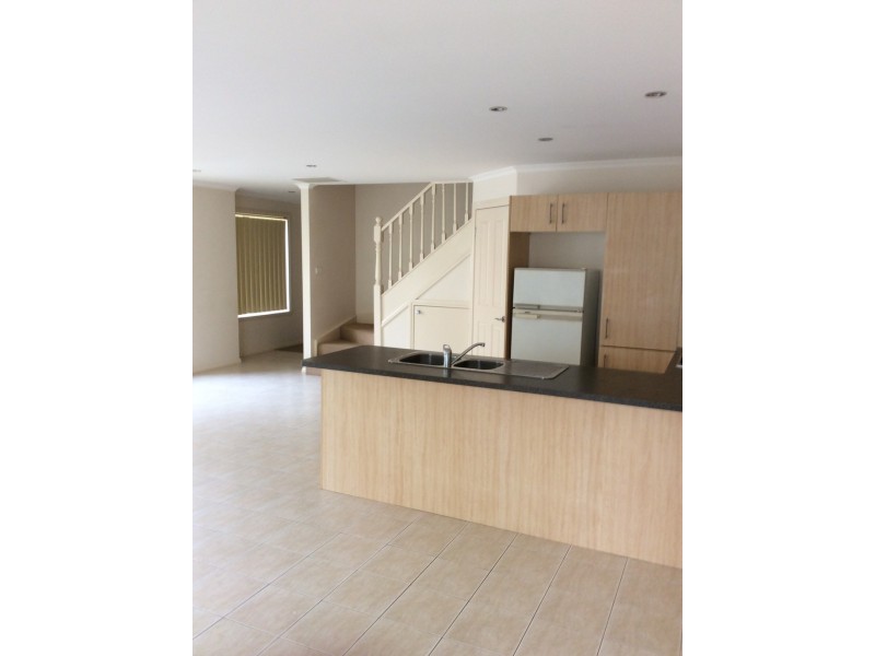 4/167 O’Shanassy Street, Sunbury VIC 3429