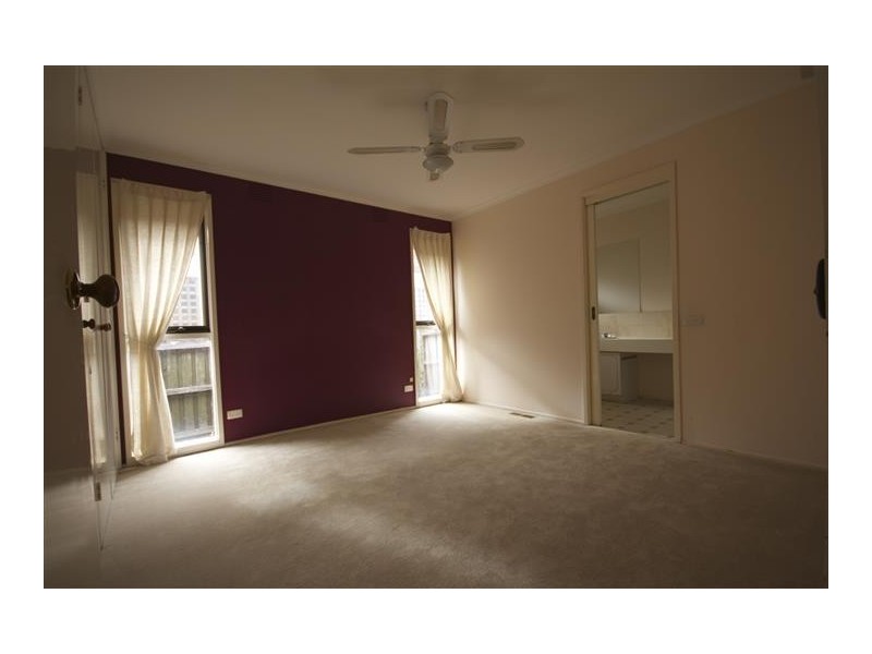 22 Ervine Close, Sunbury VIC 3429