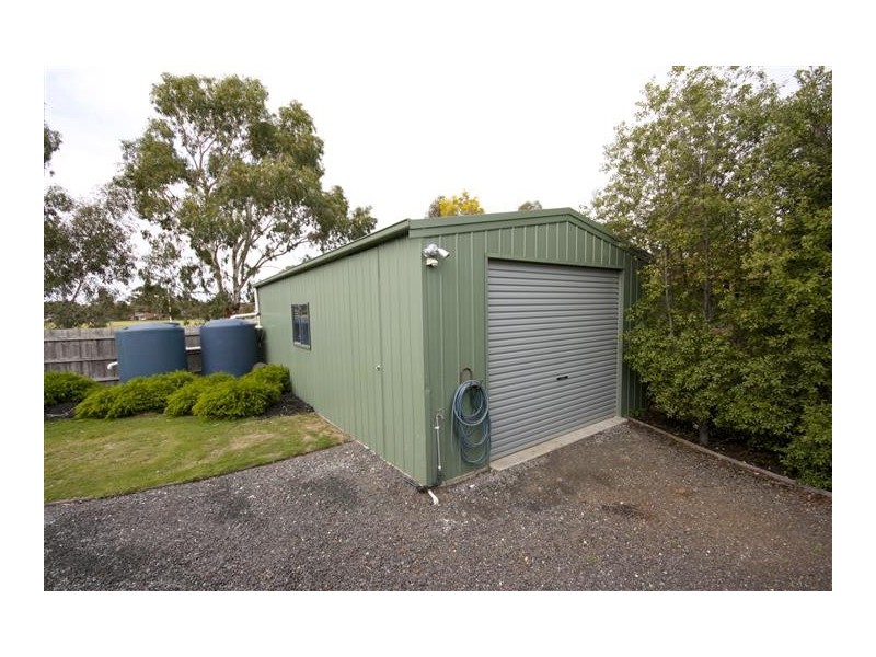 22 Ervine Close, Sunbury VIC 3429