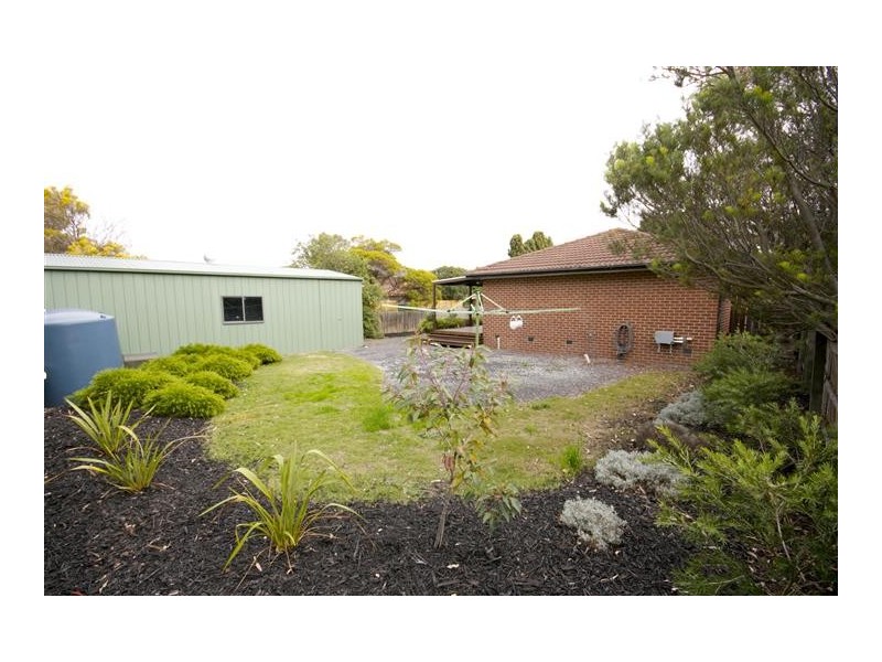 22 Ervine Close, Sunbury VIC 3429