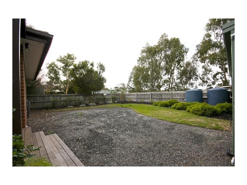 22 Ervine Close, Sunbury VIC 3429