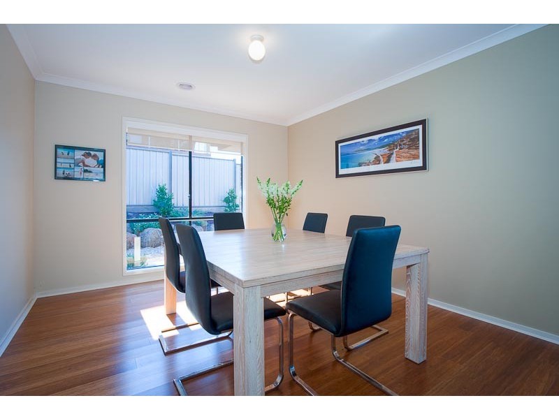 12 Knightsbridge Street, Sunbury VIC 3429