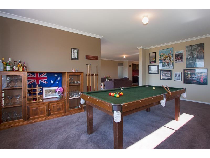 12 Knightsbridge Street, Sunbury VIC 3429