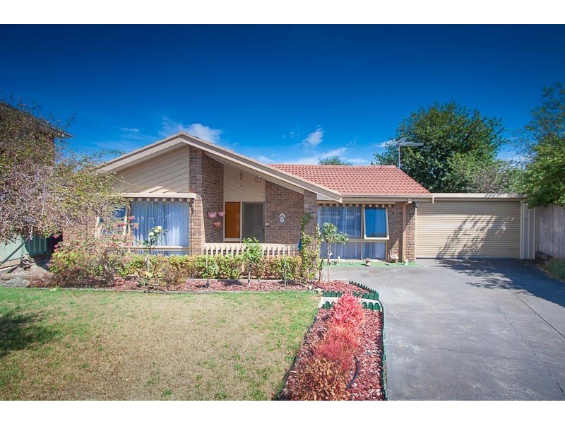 27 Ervine Close, Sunbury VIC 3429