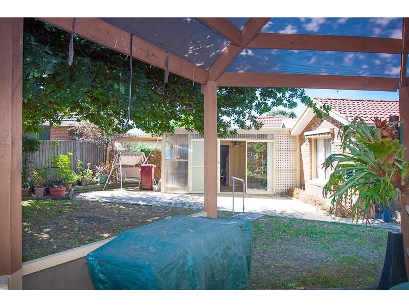 27 Ervine Close, Sunbury VIC 3429