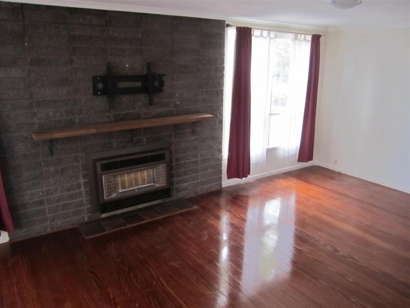 12 FADDEN GROVE, Sunbury VIC 3429