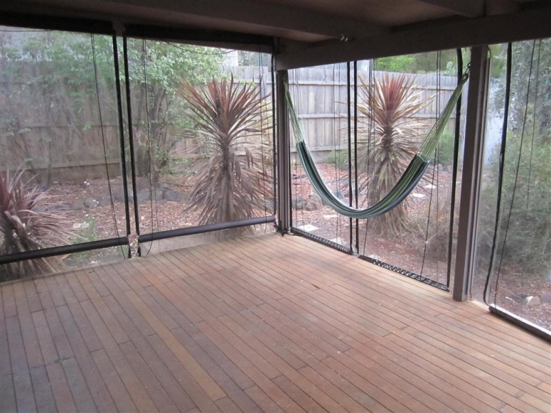 12 FADDEN GROVE, Sunbury VIC 3429