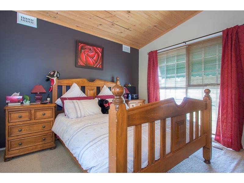 2 Laurel Court, Sunbury VIC 3429