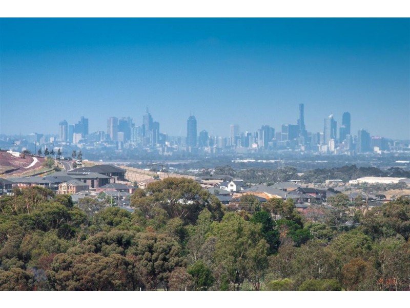 11 Hill Grove, Sunbury VIC 3429