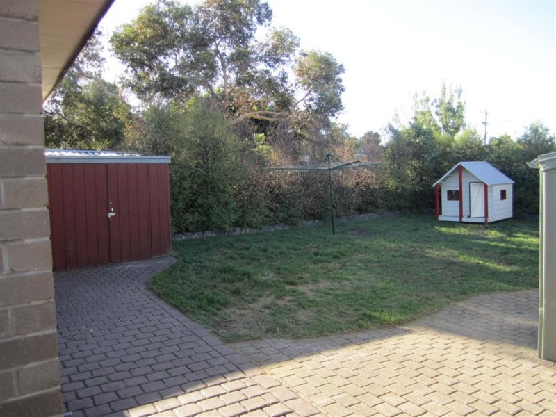 7 McCUBBIN COURT, Sunbury VIC 3429