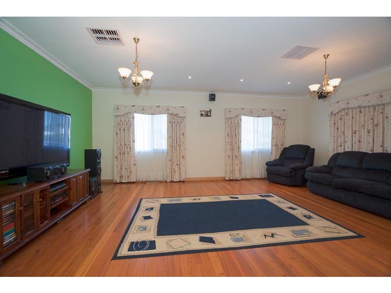 78 The Old Stock Run, Sunbury VIC 3429