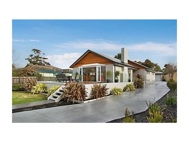 8 Eadie Street, Sunbury VIC 3429