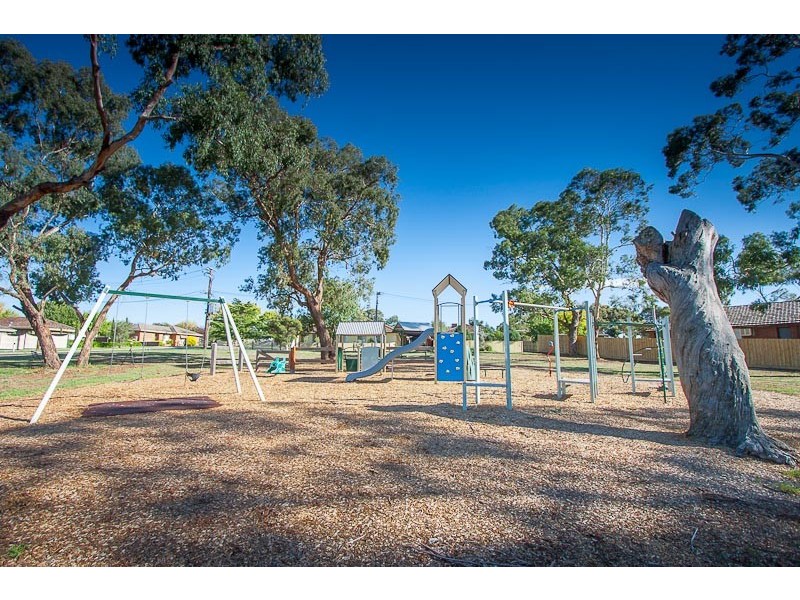 28 Ruthven Street, Sunbury VIC 3429