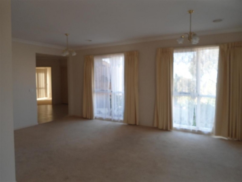 17 POSSUMTAIL RUN, Sunbury VIC 3429