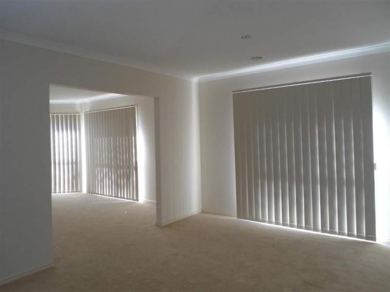 17 POSSUMTAIL RUN, Sunbury VIC 3429