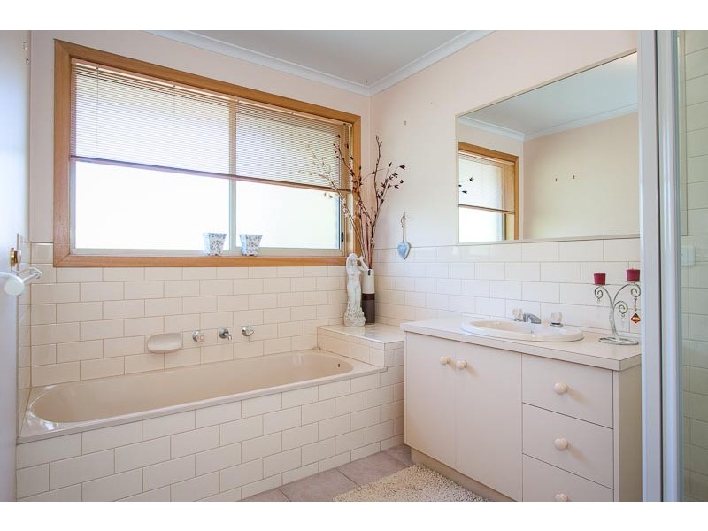 12 Baradine Court, Sunbury VIC 3429