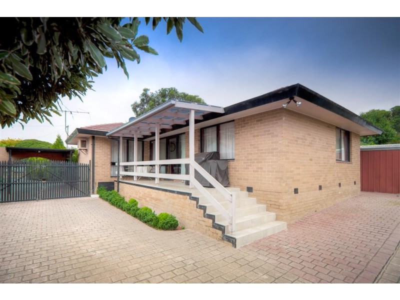7 MCCUBBIN COURT, Sunbury VIC 3429