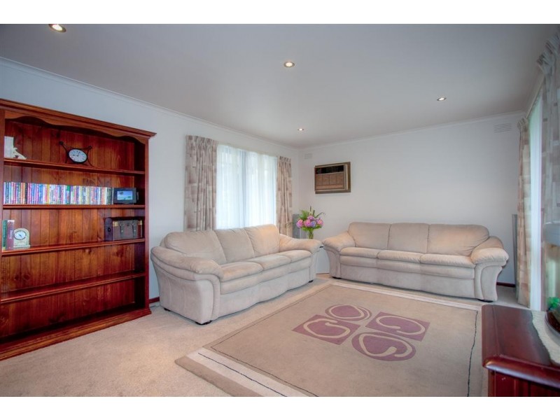 7 MCCUBBIN COURT, Sunbury VIC 3429