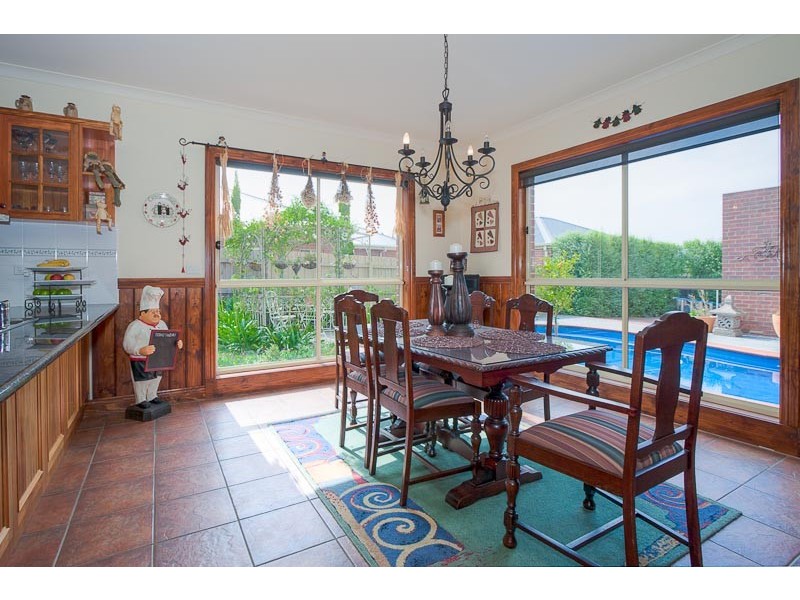 11 The Avenue, Sunbury VIC 3429