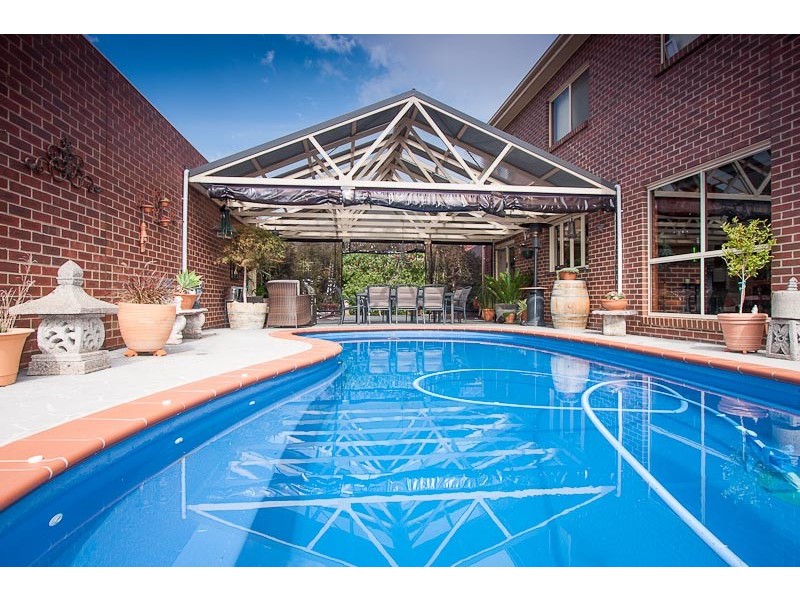 11 The Avenue, Sunbury VIC 3429