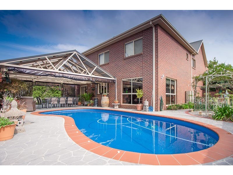 11 The Avenue, Sunbury VIC 3429