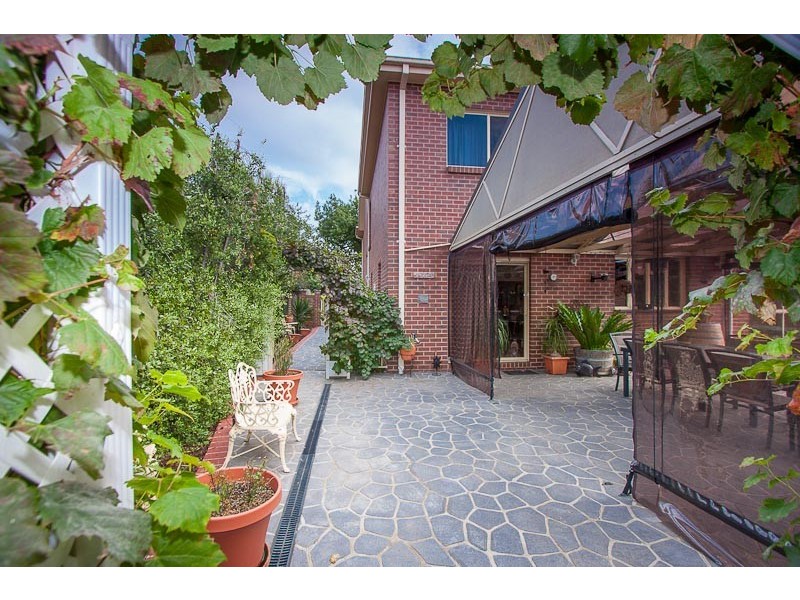 11 The Avenue, Sunbury VIC 3429