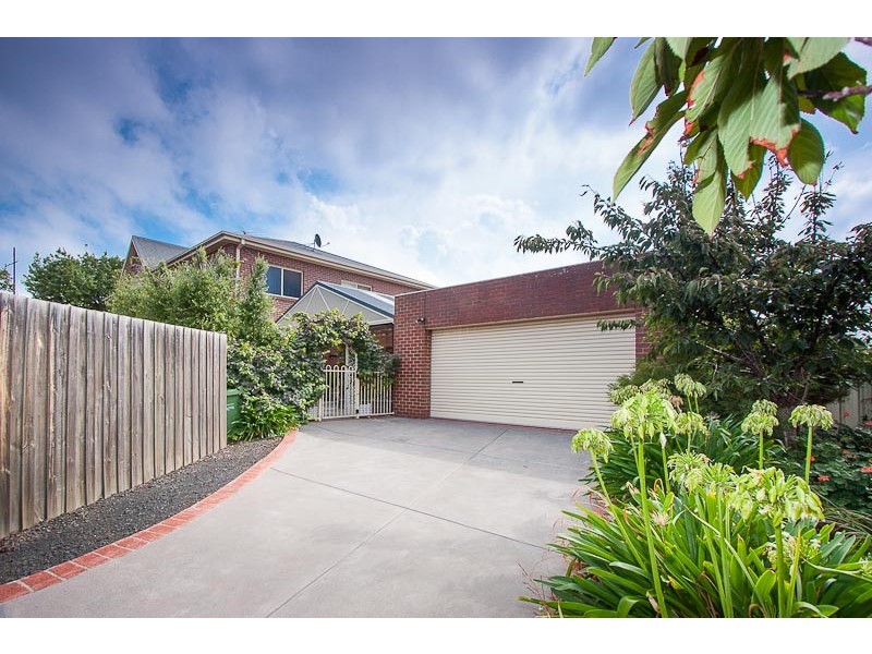 11 The Avenue, Sunbury VIC 3429