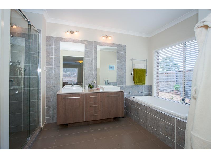 226 Riddell Road, Sunbury VIC 3429