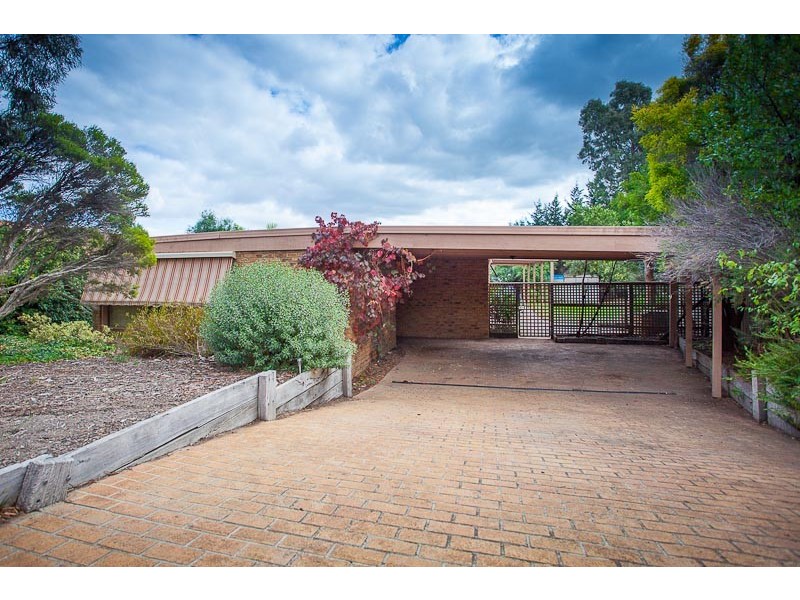 7 Windarra Court, Sunbury VIC 3429