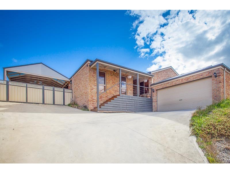 45 Canterbury Avenue, Sunbury VIC 3429